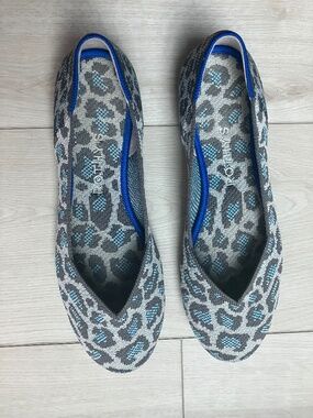 Like New Rothy’s Size 7 Flat in Snow Leopard